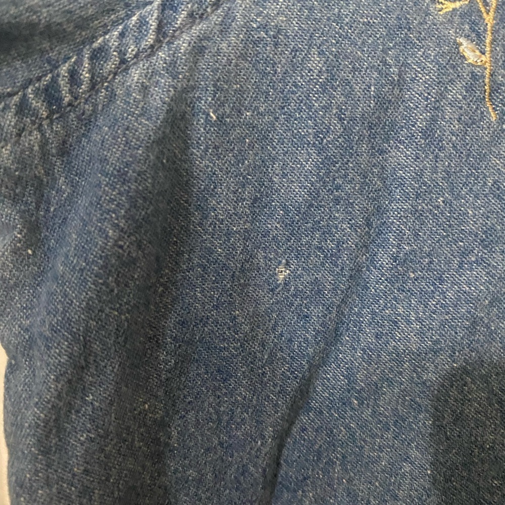 Vintage Casey&Max denim 3/4 sleeve button down with embroidered spring flowers - Picture 3 of 9